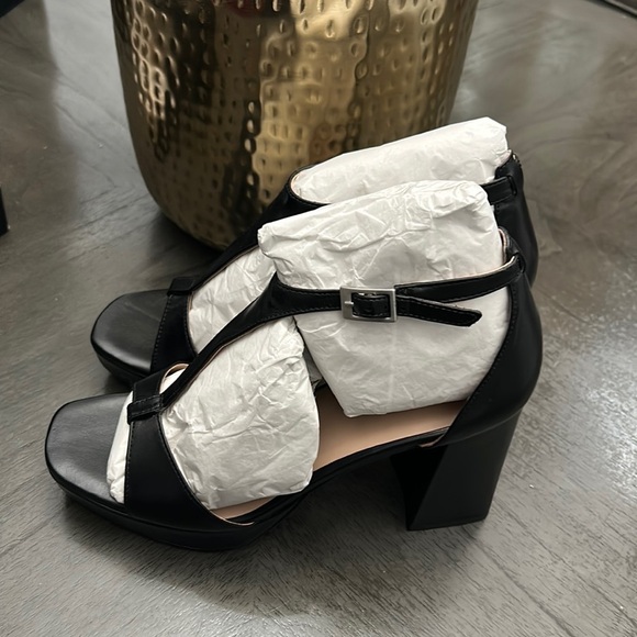 27 EDIT Naturalizer Jae Leather T-Strap Platform Dress Sandals - Picture 10 of 11